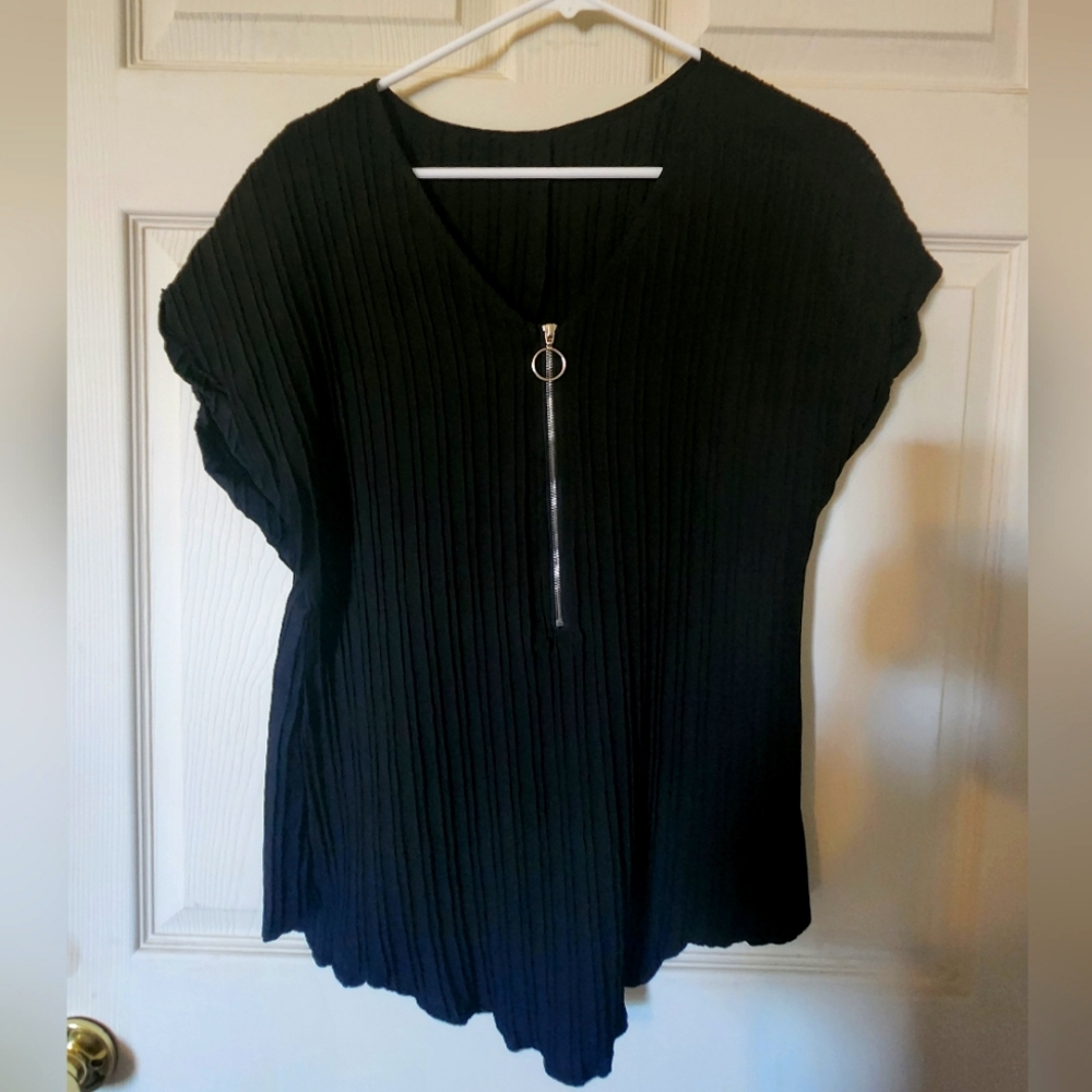 Free With Any Purchace Women's Top Size Large